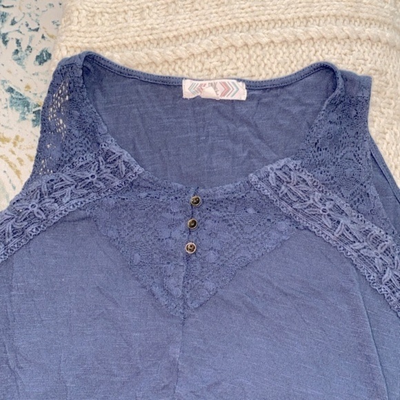 Pink Rose blue top size small - Picture 5 of 7